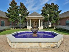 The Heritage of Clearlake outdoor common area